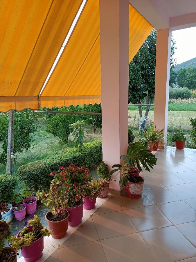 Guest House Fetie Берат Екстериор снимка